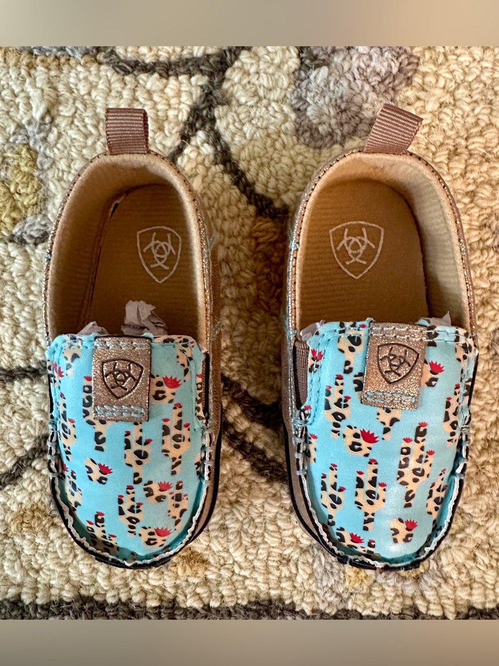 ariat cactus print & gold leather baby shoes / sz 3